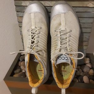 Mens - ECCO biom Trainer size 10-10.5 - white/grey